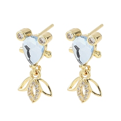 Аква Серьги-гвоздики в форме рыбок из латуни с микропаве из кубических цирконий, со стеклом, стойки покрытие, золотые, вода, 20.5x10.5 мм