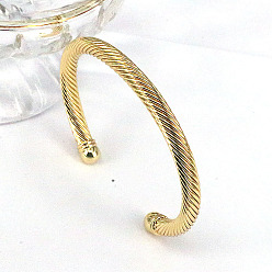 Style 1 Retro Geometric Hammered Linen Twisted C-shaped Bracelet - Fashionable, Minimalist, Plated.