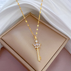 J135 [Titanium Steel Chain Copper Pendant] Роскошное золотое ожерелье с бриллиантовой короной для женщин - аксессуар для ошейника с замком на удачу.
