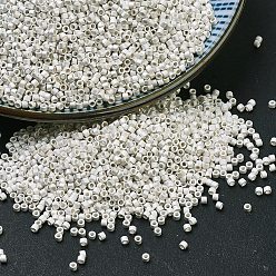 (DB0551F) Матовое Покрытие из Стерлингового Серебра Бусины miyuki delica, цилиндр, японский бисер, 11/0, (дБ 0551 е) матовое стерлинговое покрытие, 1.3x1.6 мм, отверстие : 0.8 мм, Около 2000 шт / 10 г