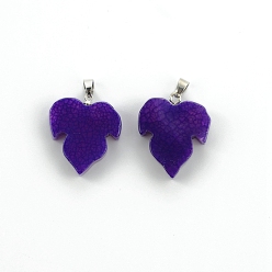 Фиолетовый Окрашенные естественный агат подвески, подвески в виде кленового листа с металлическими застежками-кнопками платинового оттенка, фиолетовые, 24x21 мм