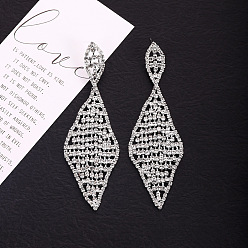 White diamond Classic Claw Chain Inlaid Diamond Earrings - Long Diamond-shaped Fashionable Earrings, Bride's Nightclub Accessories.