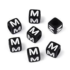 Letter M Начальные акриловые бусины с горизонтальной дырочкой, кубические, чёрные, Буква М, 6x6x6 мм, отверстие : 3.5 мм, 3330 шт / 500 г
