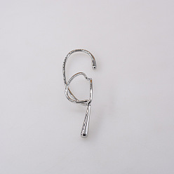 silver single right Geometric Exaggerated Ear Clip - Minimalist, European and American, Cold Wind, Non-pierced Ear Decoration.