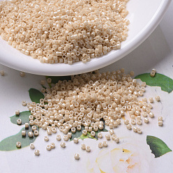 (DB0205) Светлый Карамельный Цейлонский Бусины miyuki delica, цилиндр, японский бисер, 11/0, (дБ 0205) легкий карамельный цейлон, 1.3x1.6 мм, отверстие : 0.8 мм, Около 2000 шт / 10 г