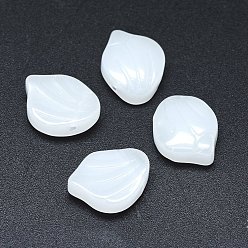 Snow Imitation Jade Glass Charms, Shell Shaped Petal, Snow, 15x12x4mm, Hole: 1mm