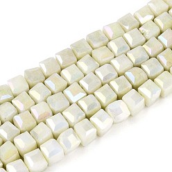 Светлый Золото-желтый Антикоррозийные гальванические стеклянные бусины, имитация драгоценных камней, кубические, с покрытием AB цвета, граненые, два тона, светлый золотарник желтый, 4~5x4~5x4~4.5 мм, отверстие : 1~1.2 мм, около 84~87 шт / нитка, 14.45~14.96'' (36.7~38 см)