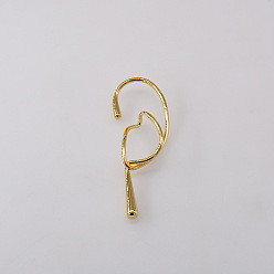 Golden single left Geometric Exaggerated Ear Clip - Minimalist, European and American, Cold Wind, Non-pierced Ear Decoration.