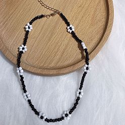 black Fashionable Glass Bead Necklace - Simple, Elegant, Versatile, Collarbone Chain for Women.