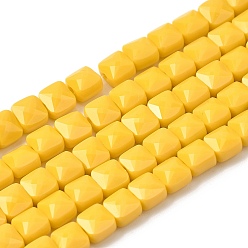 Золотистый Непрозрачное стекло бисер нитей, квадратный, граненые, золотые, 5.5~6x6x4~4.5 мм, отверстие : 1 мм, около 100 шт / нитка, 22.44~22.56 (57~57.3 см)