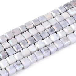 Гейнсборо Антикоррозийные гальванические стеклянные бусины, имитация драгоценных камней, кубические, с покрытием AB цвета, граненые, два тона, светло-серые, 4~5x4~5x4~4.5 мм, отверстие : 1~1.2 мм, около 84~87 шт / нитка, 14.45~14.96'' (36.7~38 см)