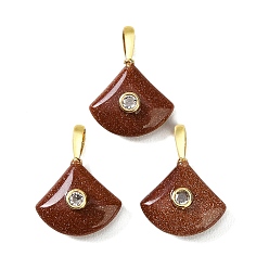 Goldsand Colgantes sintéticos goldstone, con detalles de latón dorado micro pavé de circonita cúbica transparente, dije en forma de abanico, 26~27.5x20~20.5x7.5~8 mm, agujero: 5x3 mm