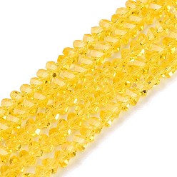 Золотистый Прозрачные стеклянные бусины, треугольные, граненые, золотые, 2~2.5x3.5~4x3.5~4 мм, отверстие : 0.8 мм, около 126~132 шт / нитка, 13.78~14.96'' (35~38 см)