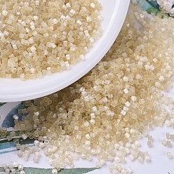 (DB0674) Светлый Топазовый Шелково-атласный Бусины miyuki delica, цилиндр, японский бисер, 11/0, (дБ 0674) легкий топаз шелковый атлас, 1.3x1.6 мм, отверстие : 0.8 мм, Около 2000 шт / 10 г