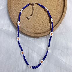 Blue Fashionable Glass Bead Necklace - Simple, Elegant, Versatile, Collarbone Chain for Women.