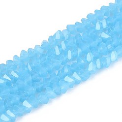 Светло-Голубой Стеклянные бусины, имитация нефрита , треугольные, граненые, Небесно-голубой, 3~3.5x4~4.5x4~4.5 мм, отверстие : 0.8 мм, около 121~131 шт / нитка, 14.37~15.35 дюйм (36.5~39 см)