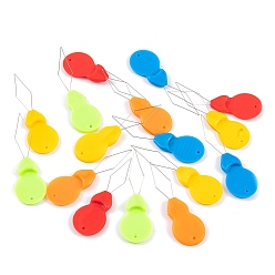 (52) Непрозрачная лаванда Железа швейная игла устройства резьбы нитенаправительной инструмента, с пластиковой фурнитурой, разноцветные, 46~51x16x3 мм, отверстие : 1.2 мм