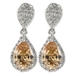 Бежевый Серьги-гвоздики из латуни с микропаве и кубическим цирконием, покрытие стойки, слеза, бежевые, 24x10 мм