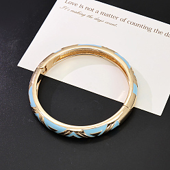 Светло-Голубой Латунные эмалевые браслеты для женщин, треугольные, реальный 18 k позолоченный, Небесно-голубой, внутренний диаметр: 2-1/4 дюйм (5.8 см)