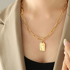 P773 - Gold Single Layer Necklace Collier de perles d'eau douce à pendentif irrégulier en couches pour femmes, bijoux à la mode en acier titane