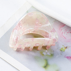 Misty Rose Hollow Triangle PVC Claw Hair Clips, Hair Accessories for Women & Girls, Misty Rose, 42x30x28mm