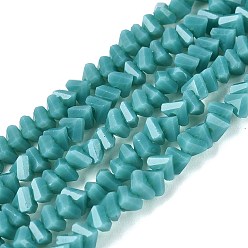 Темный Голубой Непрозрачное стекло бисер нитей, треугольные, граненые, темные голубые, 2~2.5x3.5~4x3.5~4 мм, отверстие : 0.8~0.9 мм, около 126~132 шт / нитка, 13.78~14.96'' (35~38 см)