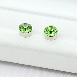Small trumpet 4mm green 9570 Сверкающие магнитные серьги с фианитами - пирсинг не требуется!