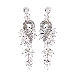 Прозрачный Женские серьги со сверкающими бриллиантами – элегантное и шикарное эффектное украшение, прозрачные, Размер 1