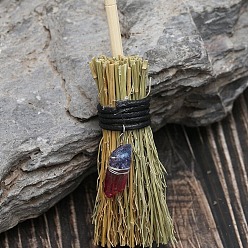 Medium Violet Red Mini Witch Wiccan Altar Broom with Dyed Natural Crystal  Wand, Halloween Healing Wiccan Ritual Decor, Medium Violet Red, 150x25mm