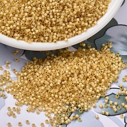 (DB2186) Окрашенный Винью Верде Дуракоат Полуматовый с Серебряной Подкладкой  Бусины miyuki delica, цилиндр, японский бисер, 11/0, (db 2186) duracoat, окрашенная в полузамороженную серебристую краску, 1.3x1.6 мм, отверстие : 0.8 мм, Около 2000 шт / 10 г