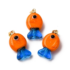 Оранжевый Подвески лэмпворк ручной работы, рыбы прелести, с реечной накладкой из латуни с золотистым напылением, долговечный, оранжевые, 23~23.5x12~13x8~10 мм, отверстие : 4.4x3.8 мм