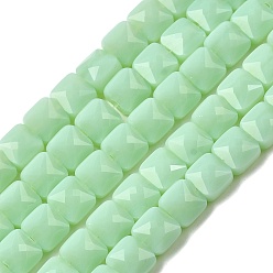 Светло-зеленый Непрозрачное стекло бисер нитей, квадратный, граненые, светло-зеленый, 5.5~6x6x4~4.5 мм, отверстие : 1 мм, около 100 шт / нитка, 22.44~22.56 (57~57.3 см)