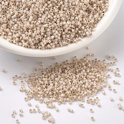 (DB1452) Бледно-персиковый Опаловый с Серебряной Подкладкой Бусины miyuki delica, цилиндр, японский бисер, 11/0, (db 1452) серебристо-белый персиковый опал, 1.3x1.6 мм, отверстие : 0.8 мм, Около 2000 шт / 10 г