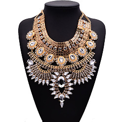 golden Crystal Lock Necklace - Fashionable Alloy Jewelry for Women's Collarbone