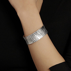 Платина Браслеты-манжеты в этническом стиле для женщин, платина, внутренний диаметр: 2.44 дюйм (6.2 см)