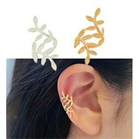Chic Leaf-shaped Clip-on Earrings for Non-pierced Ears - Elegant and Trendy Accessory