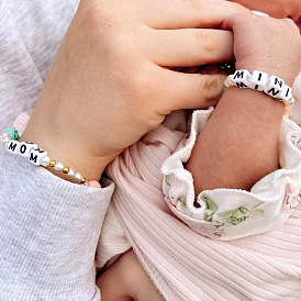 Ensemble de bracelets extensibles en perles d'imitation, bijoux en perles acryliques pour maman et fille, mot et visage souriant