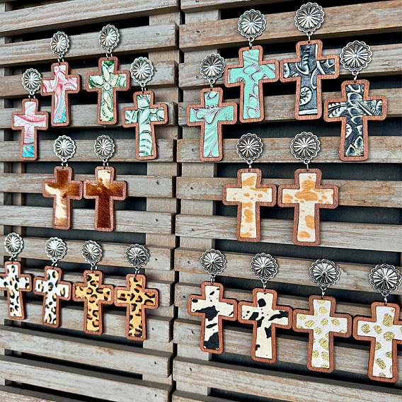 Серьги-гвоздики в виде пасхального креста, с фурнитурой для сережек из сплава, платина