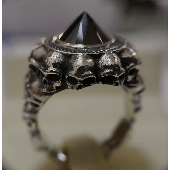 Rhinestone Cone Chunky Finger Ring, Alloy Skull Gothic Ring for Women