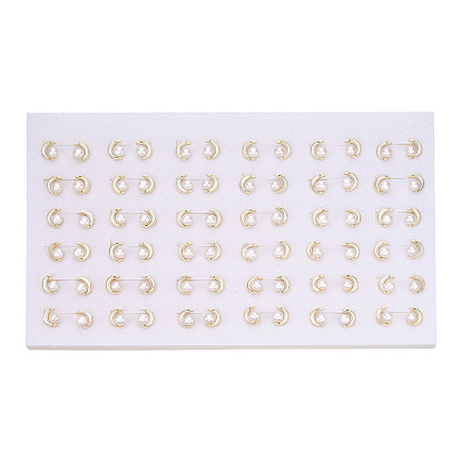 Pendientes de luna creciente con concha blanca natural y perlas, pendiente de latón con 925 alfileres de plata esterlina
