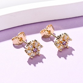 Серьги-гвоздики в форме снежинки с микропаве из кубических цирконий из латуни