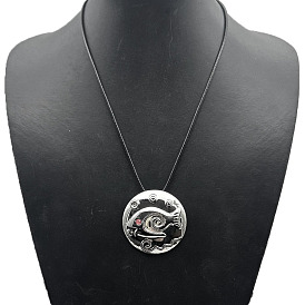 Ожерелье из сплава с подвеской в виде круглого сердца с цветком любви и рыбой