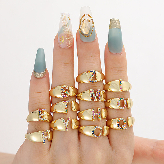 Браслет-манжета из латуни с микропаве и цветными кубическими циркониями, открытые кольца., буквы, золотые