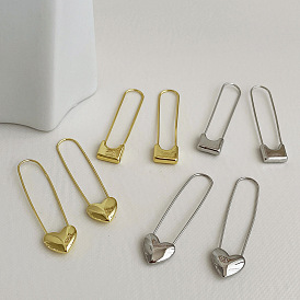 Design Sense Metal Geometric Heart Earrings Women's Fashion Personality Cold Wind Stud Earrings