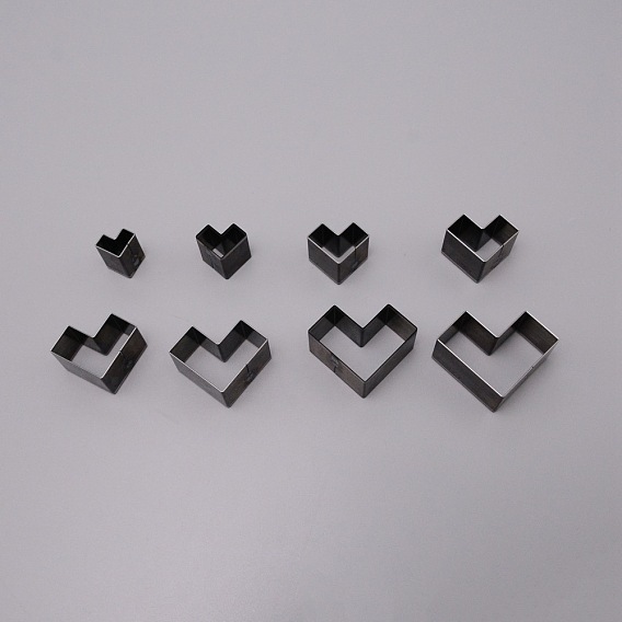 8 Sizes Heart-shaped High Carbon Steel Hole Puncher, Leather Steel Rule Die, with Plastic Box