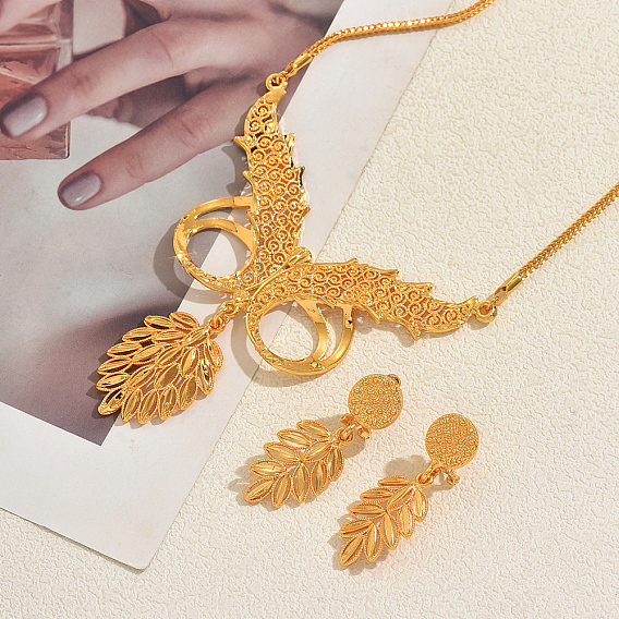 Женские серьги-гвоздики и подвеска в виде колоса пшеницы из сплава.