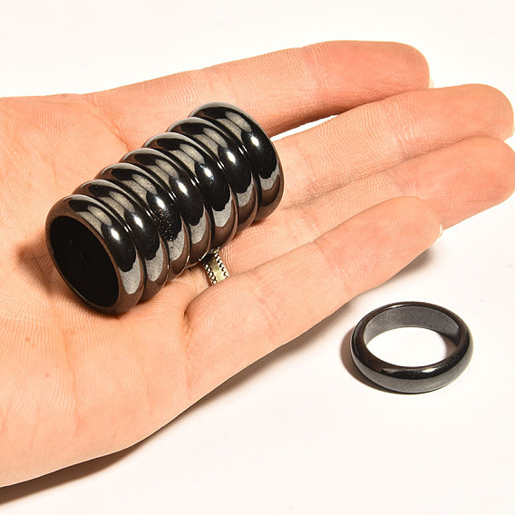 Кольца из окрашенного и нагретого черного агата