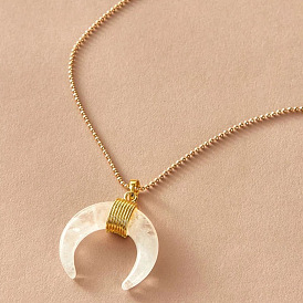 Minimalist Moon Necklace with Butterfly Mother-of-Pearl Compass Pendant - Trendy and Elegant