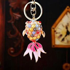 Porte-clés de voiture en forme de poisson rouge en diamant coloré en métal, pendentif mignon pour sac à main pour femme, anneau incrusté de diamants, accessoires cadeau en gros