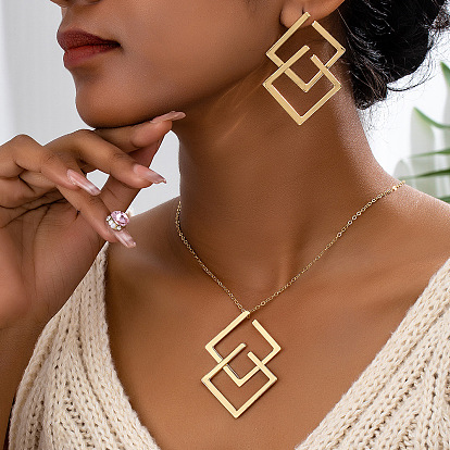 Комплект из ожерелья с подвеской в виде ромба и серег-гвоздиков из сплава